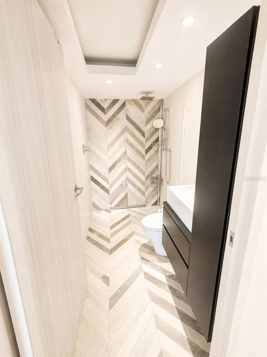 Full Bath Hallway