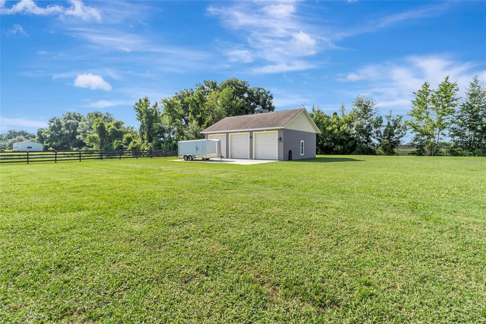 YOU MUST SEE THIS 3-bay garage and workshop!!!