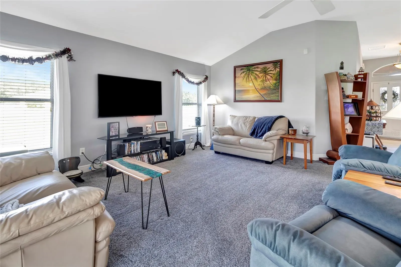 Plenty of room for entertaining the whole family at ounce.