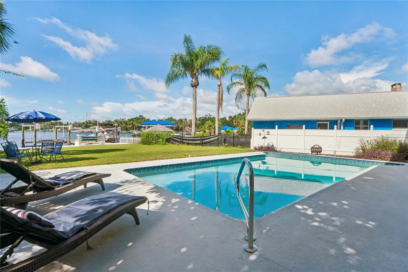 INVITING 15x42 POOL