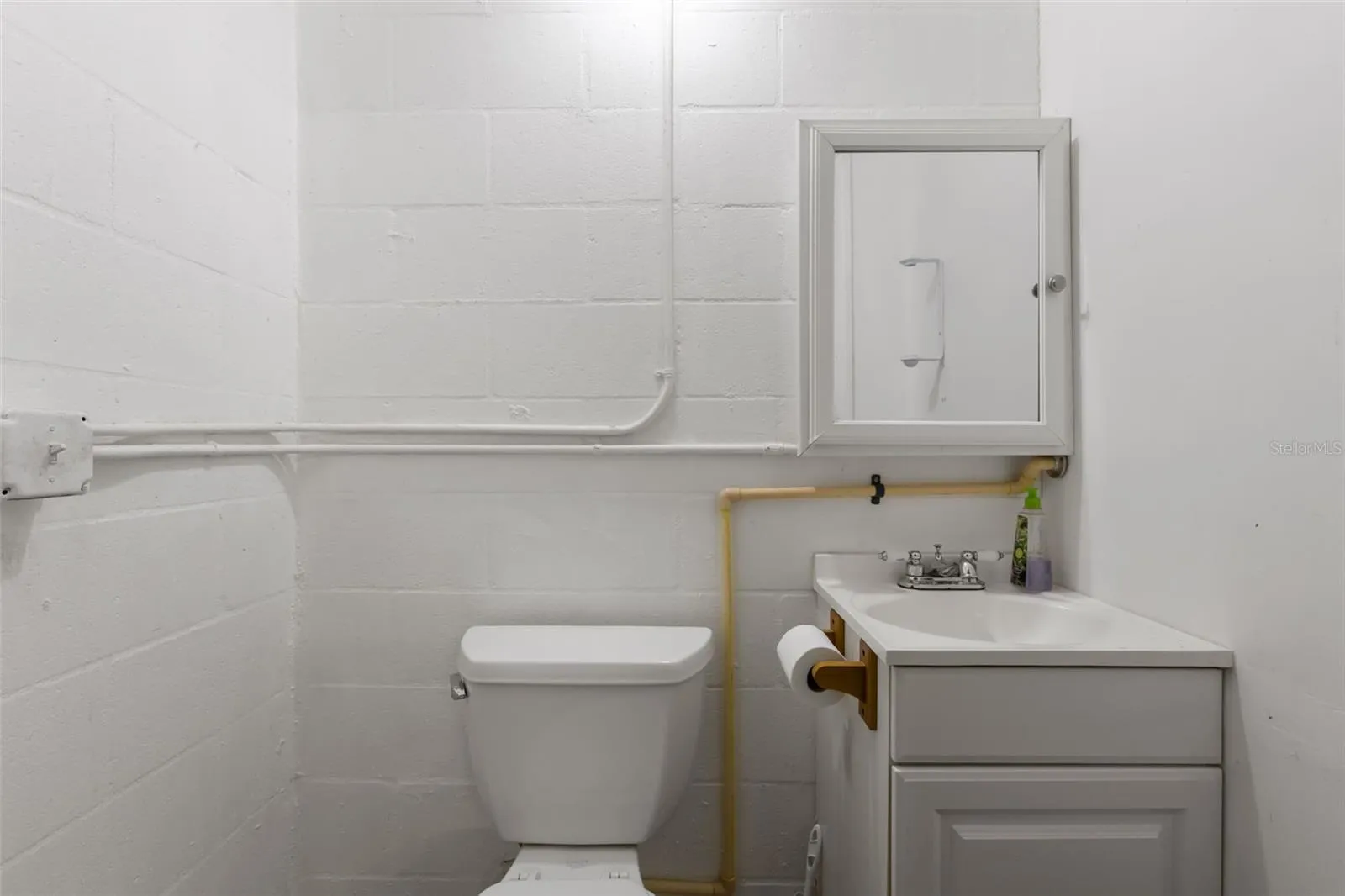 RV Garage 1/2 Bath