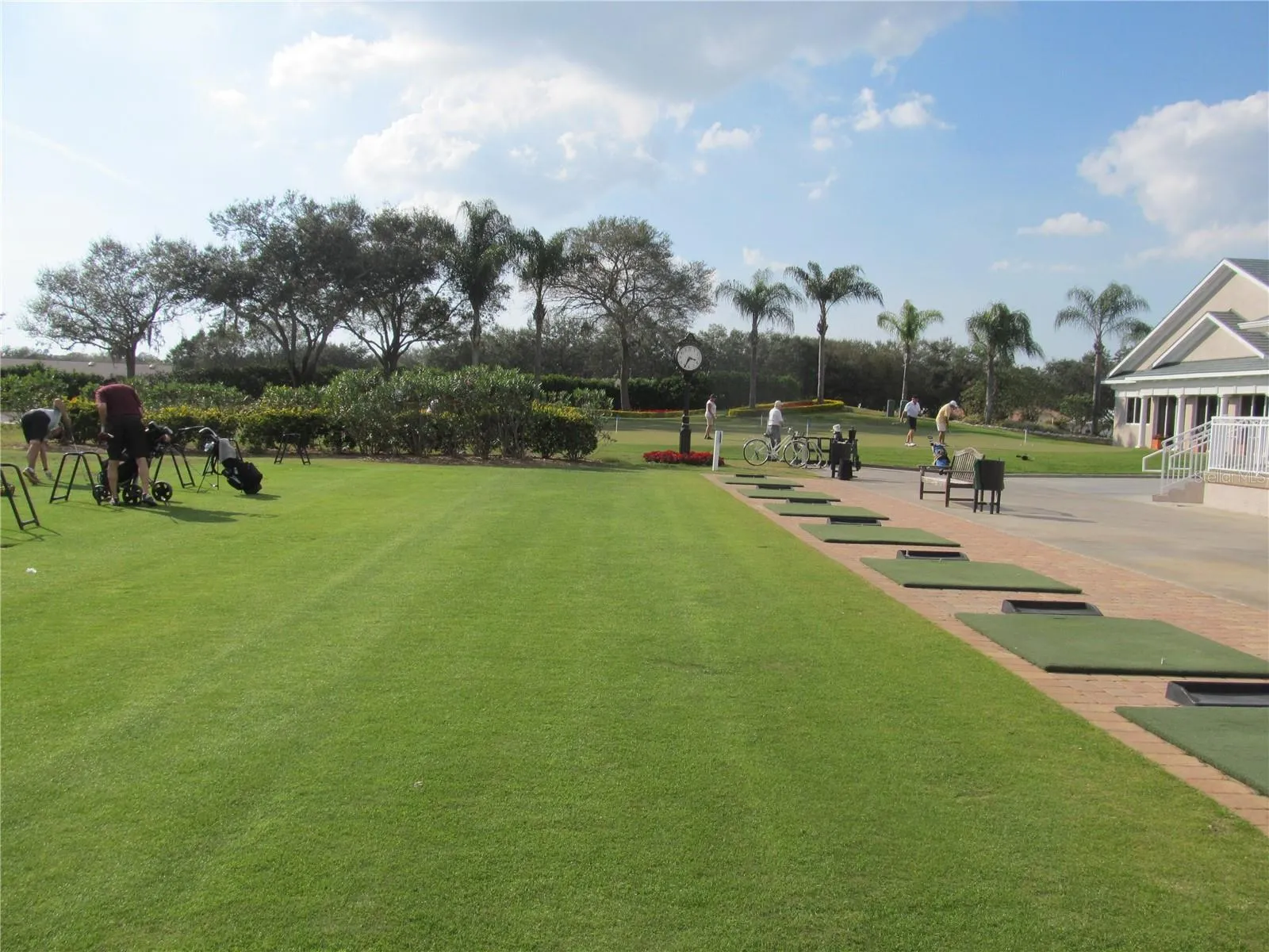DRIVING RANGE