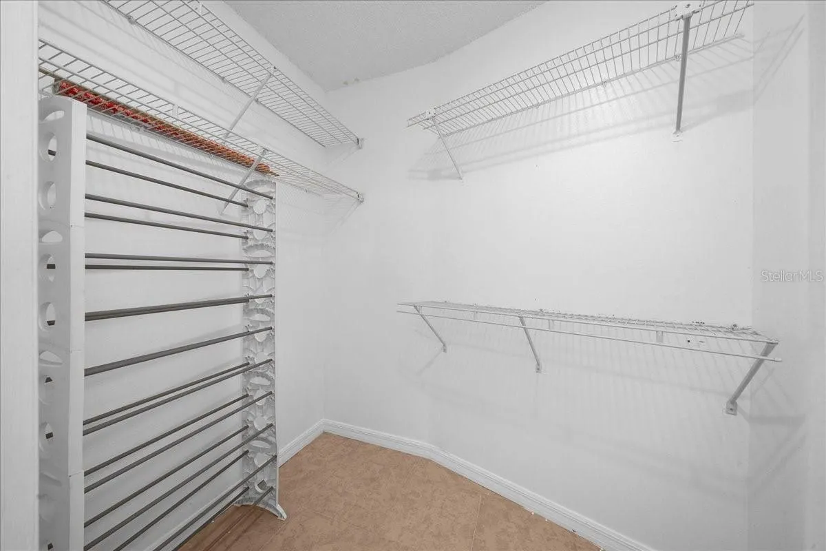 Walk-in Closet
