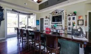 Fun and friendly bar.  Lockers for your own bottle, plus his and her bathrooms.
