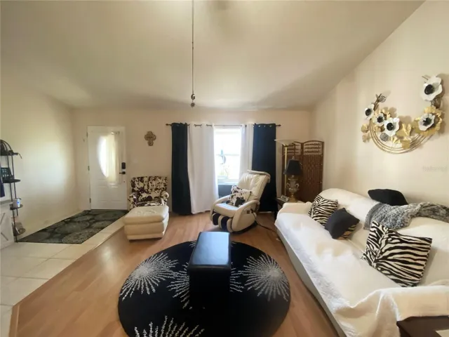 living area to front of home