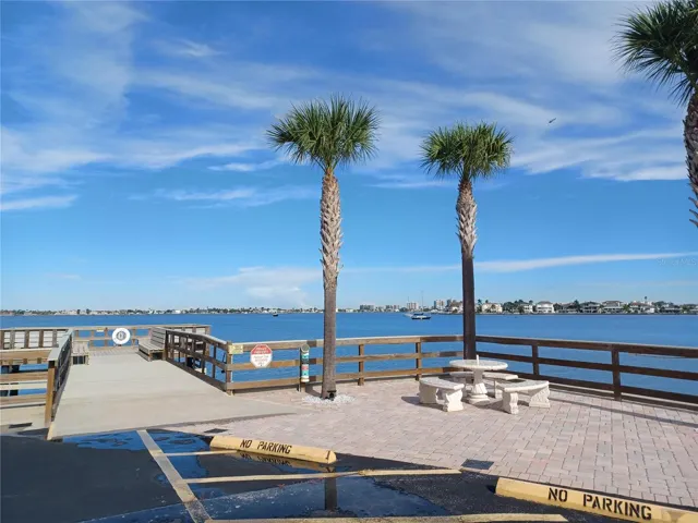 Fising dock