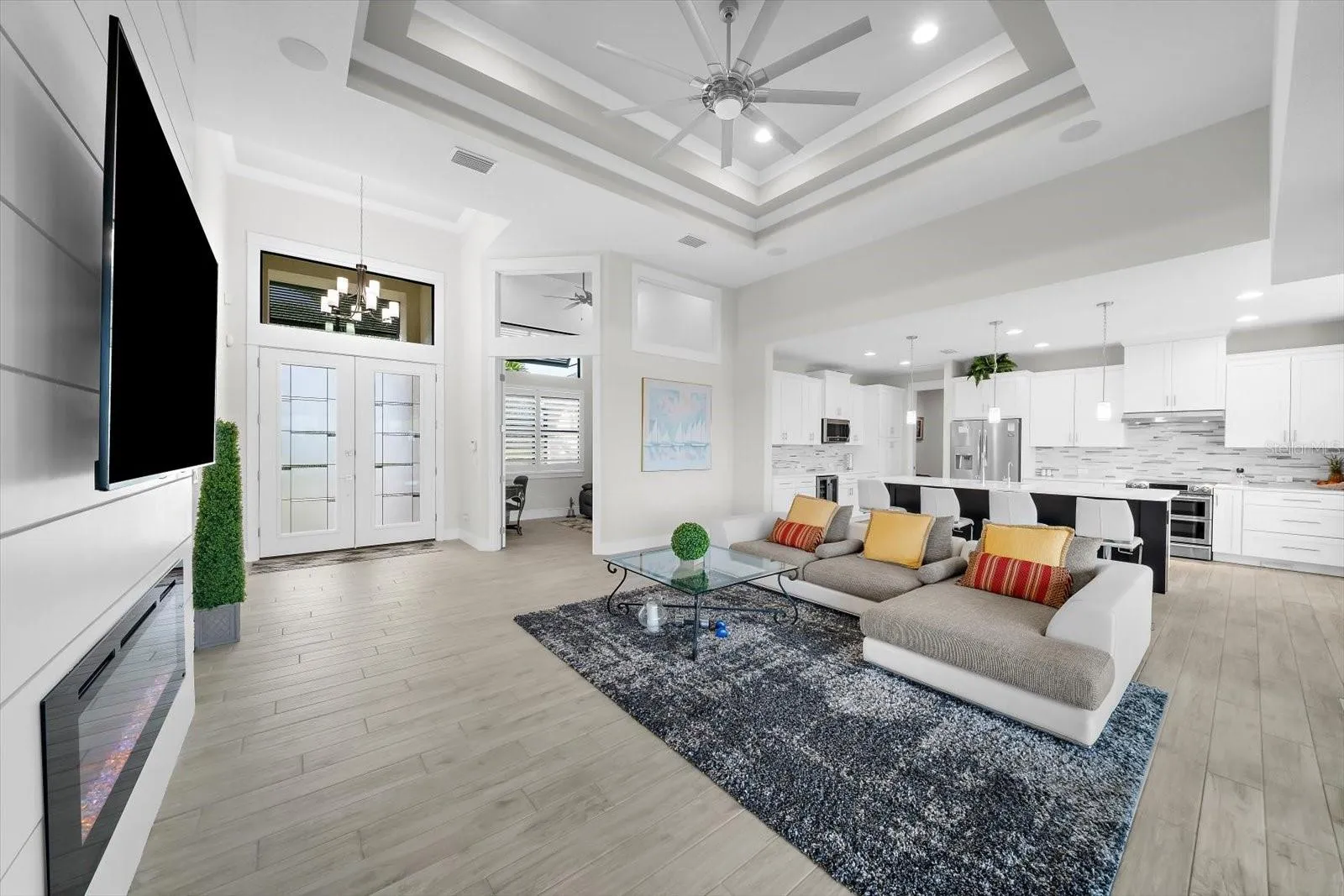 Gorgeous Inviting Layout!
