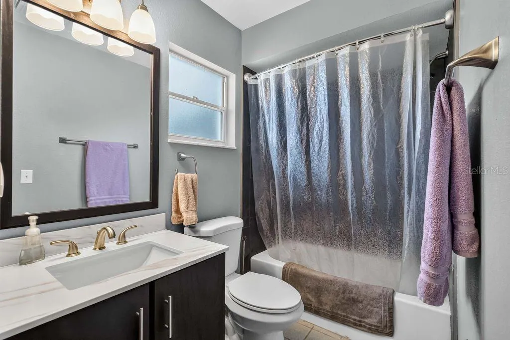 guest bedroom ensuite