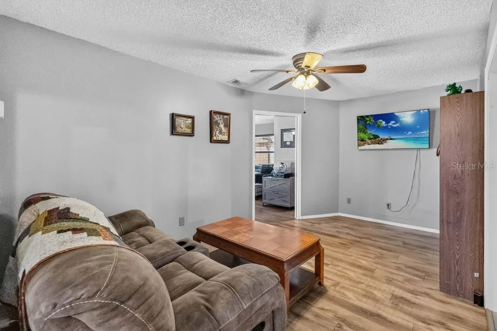2nd living room