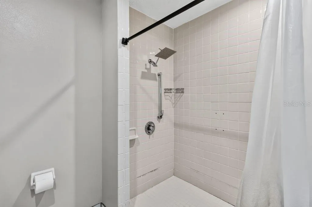wheelchair roll-in shower