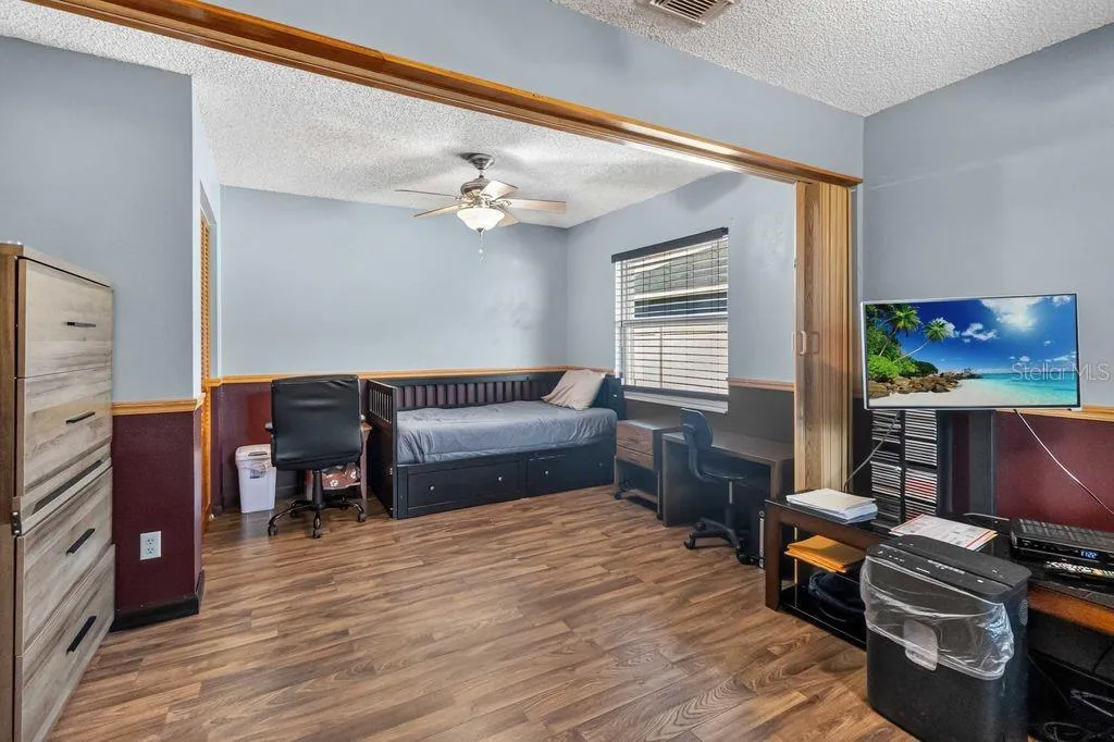 guest bedroom