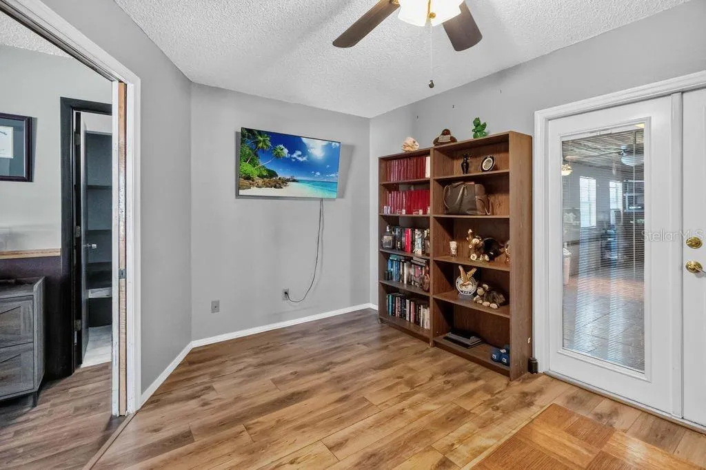 2nd living room