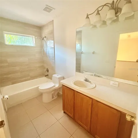 secondary bathroom second floor