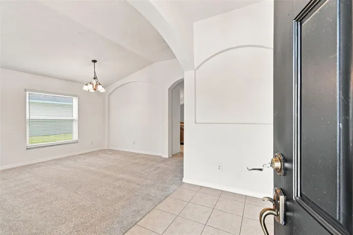 Foyer/Dining Room