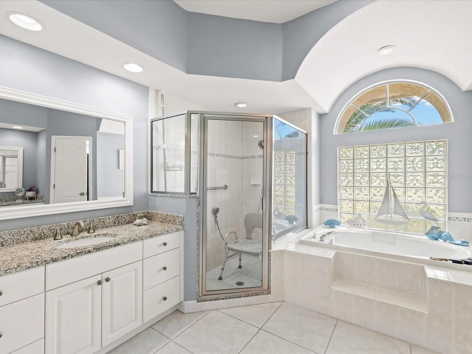 Primary En Suite