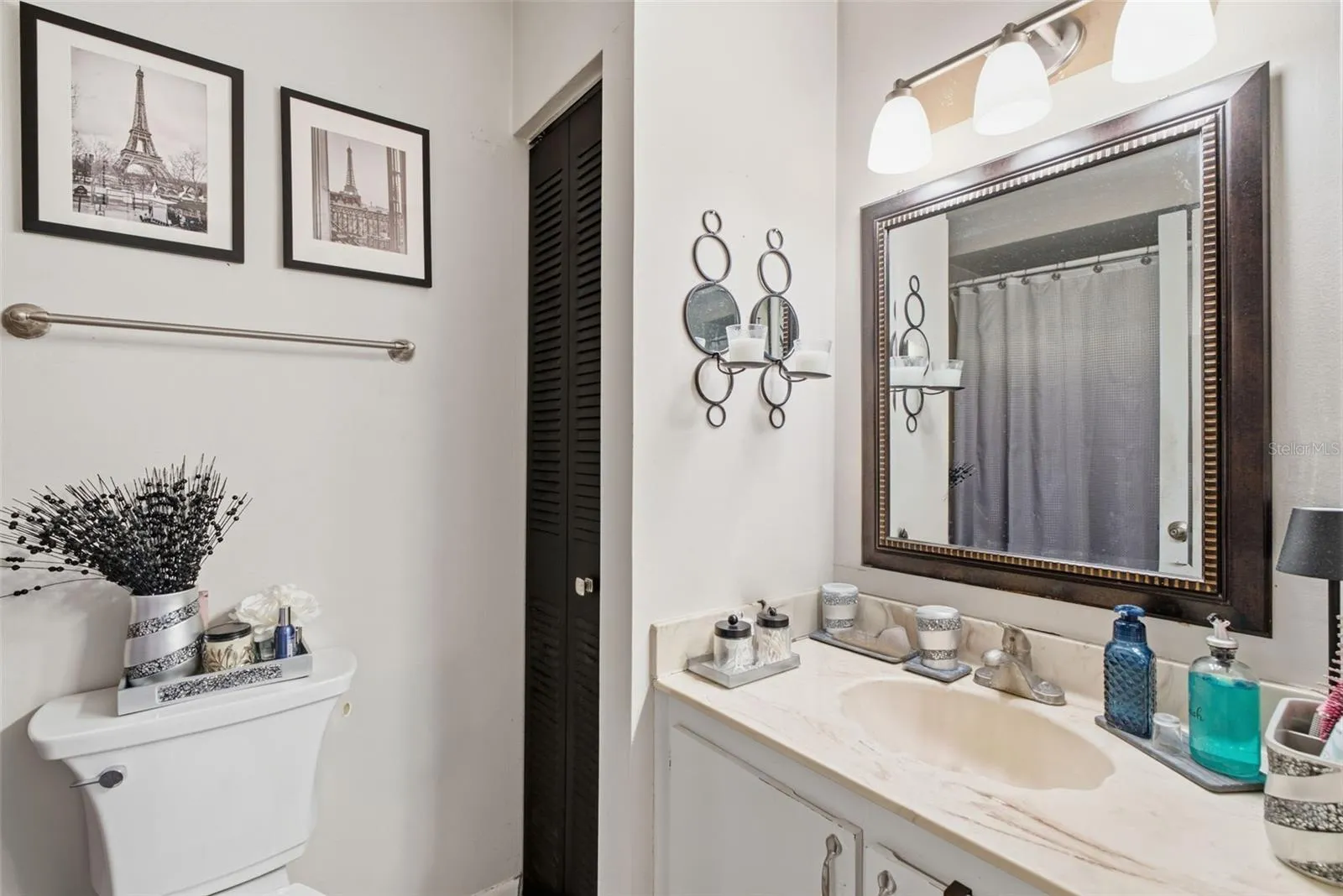 Primary ensuite bathroom