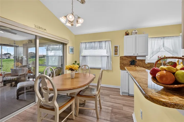 Eat in Area and Kitchen