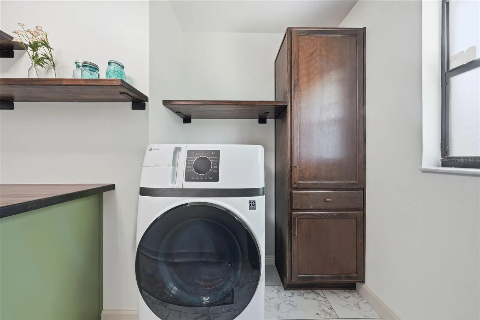 Combination washer dryer included
