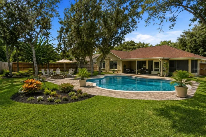 Add a pool oasis. Virtually enhanced.