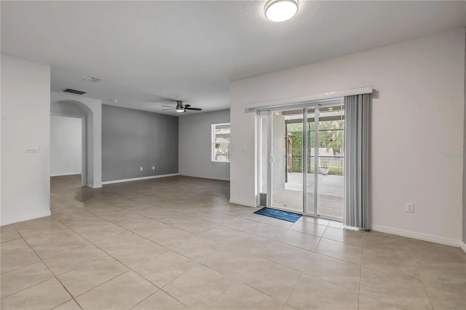 Living Room/Dining area