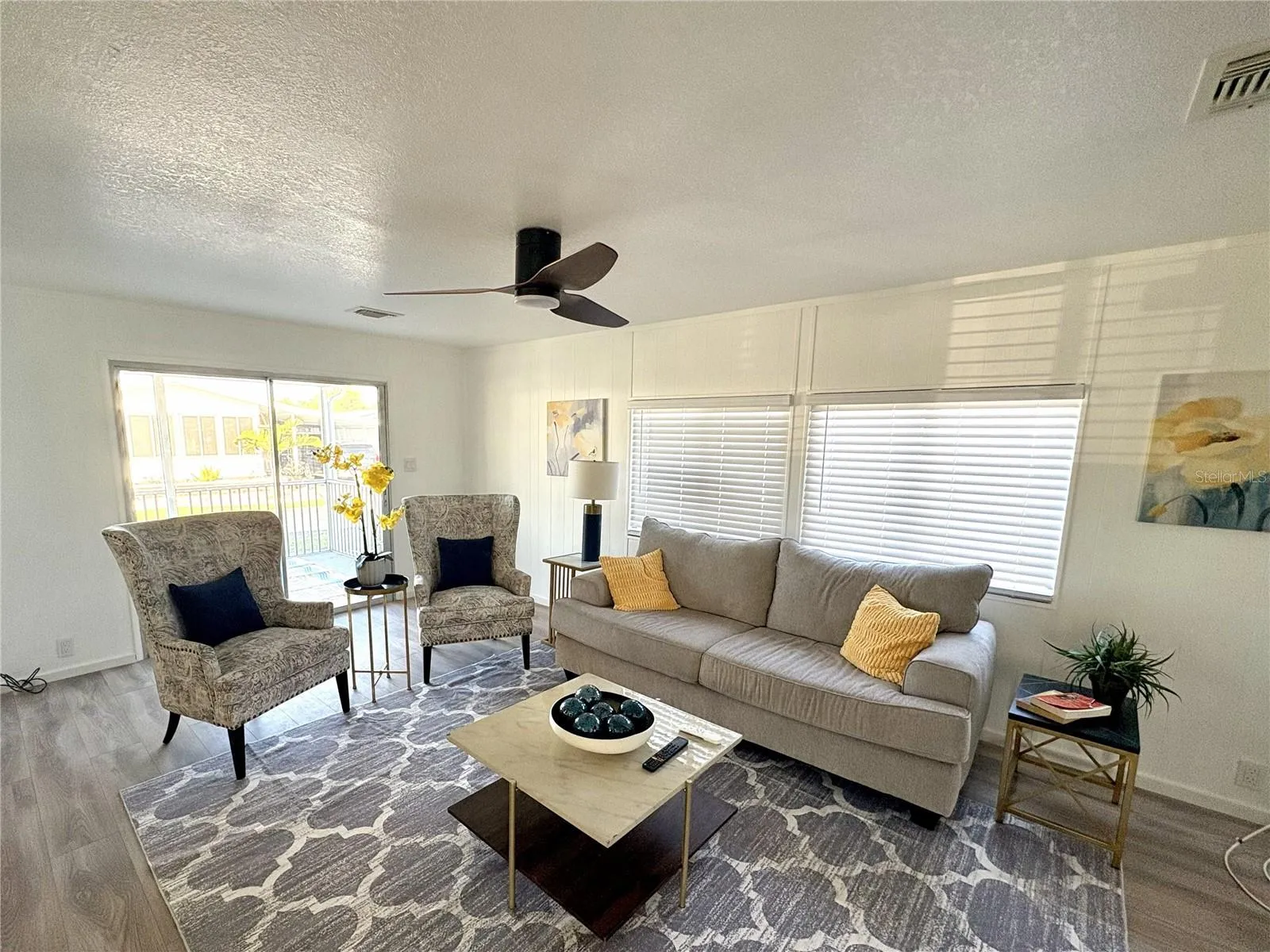 Living room with slider to front lanai.