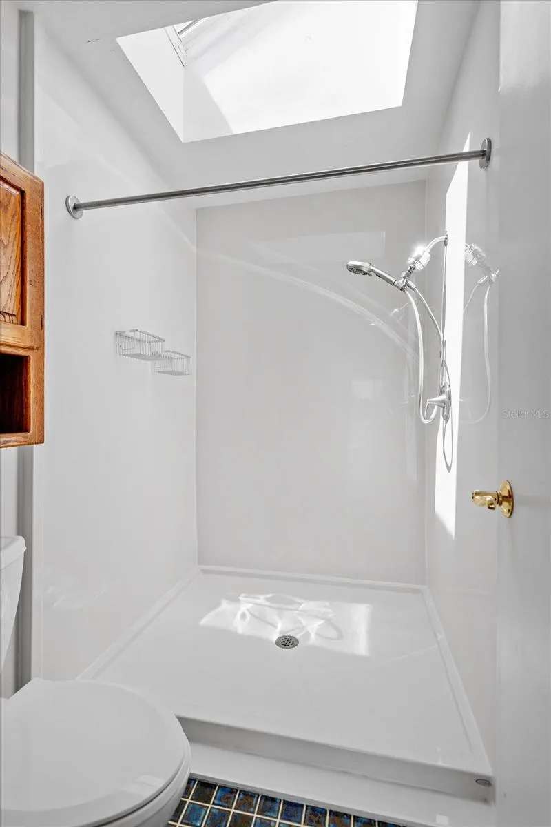 Primary shower