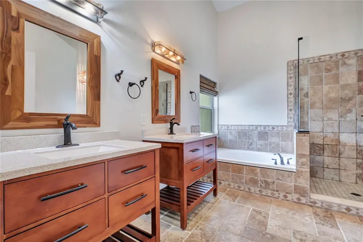 Primary Ensuite with dual sinks