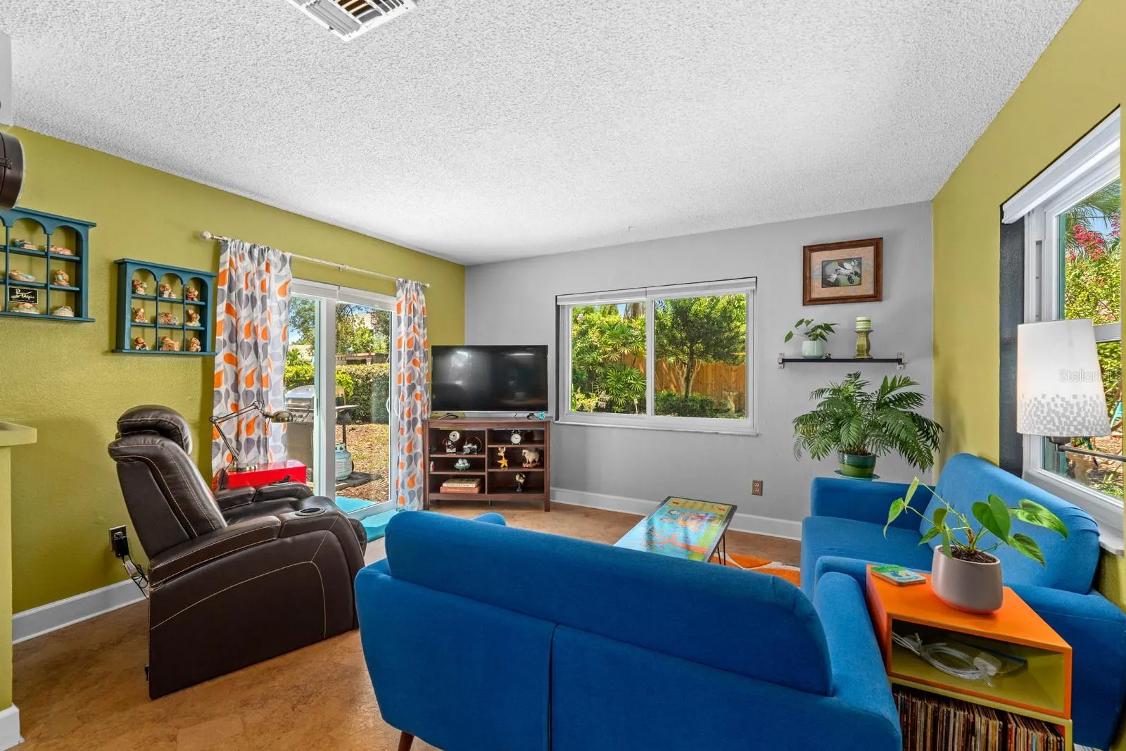 Separate Family Room overlooking Garden Backyard
