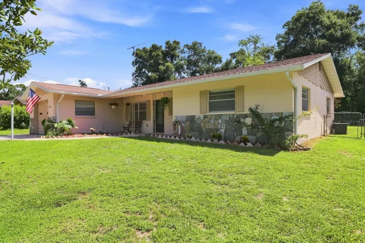 Welcome Home to the Community of New Fairmont in Crystal River!