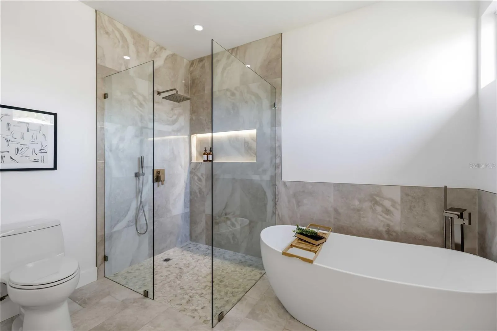 Primary Ensuite Bathrm