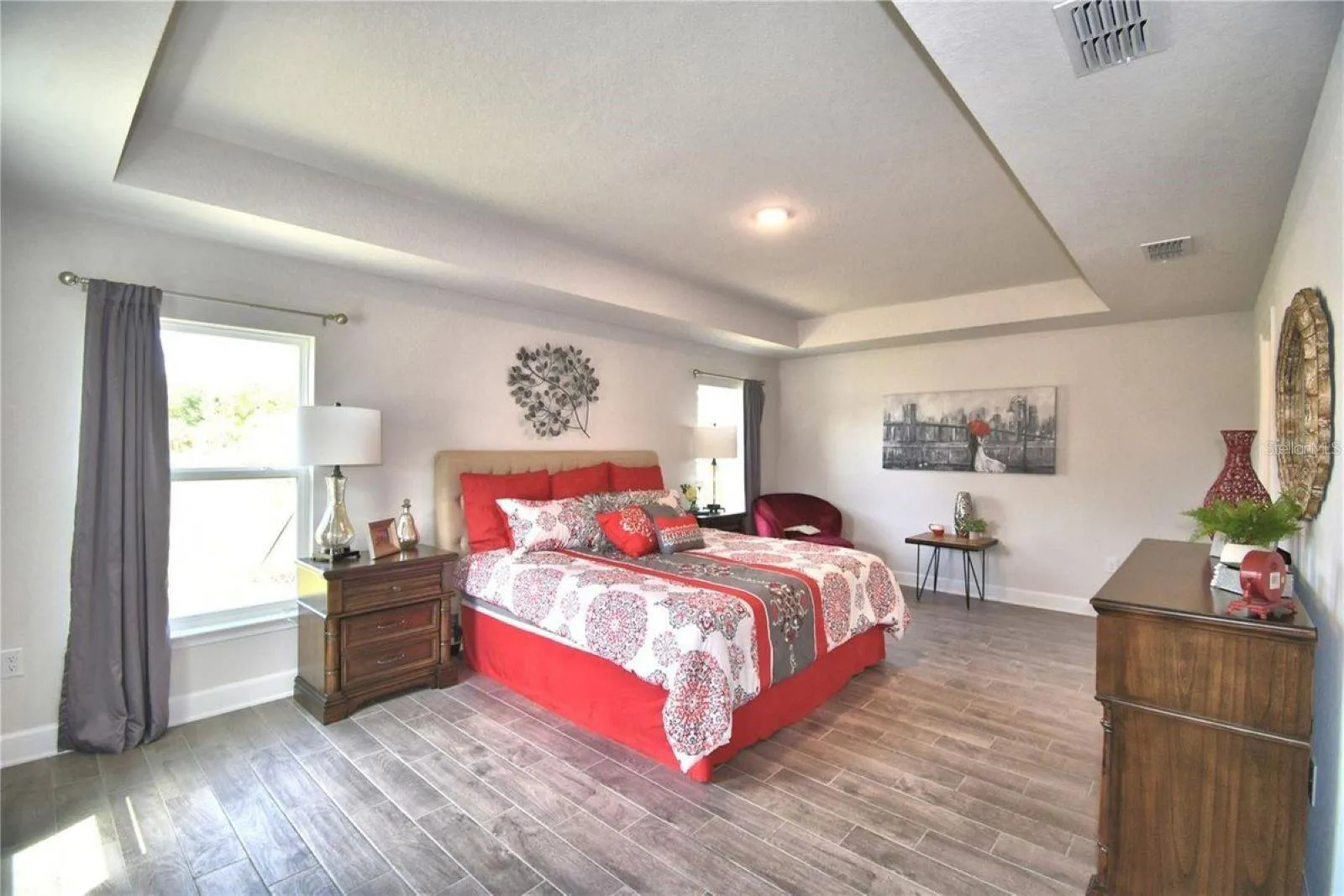 Similar home with same floorplan. Colors and options may vary.