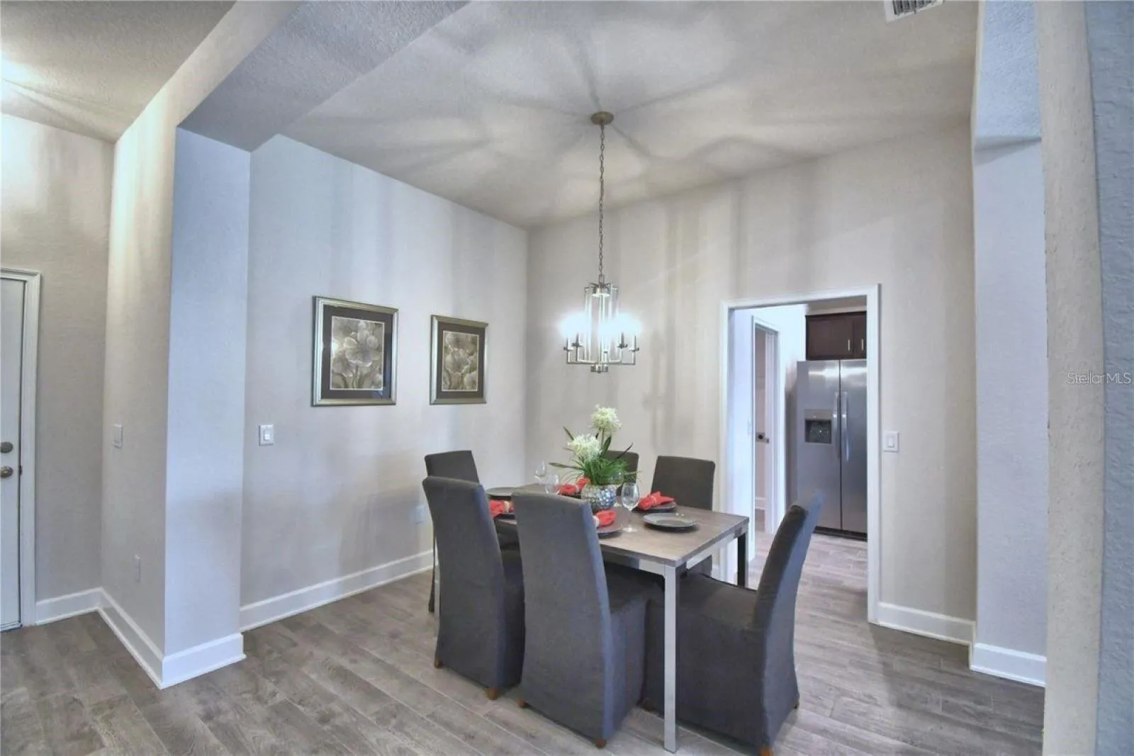 Similar home with same floorplan. Colors and options may vary.