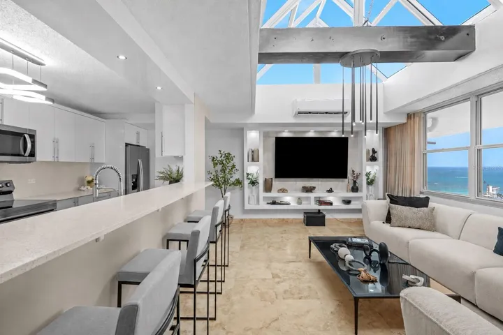 Coral Beach PH - Living Area