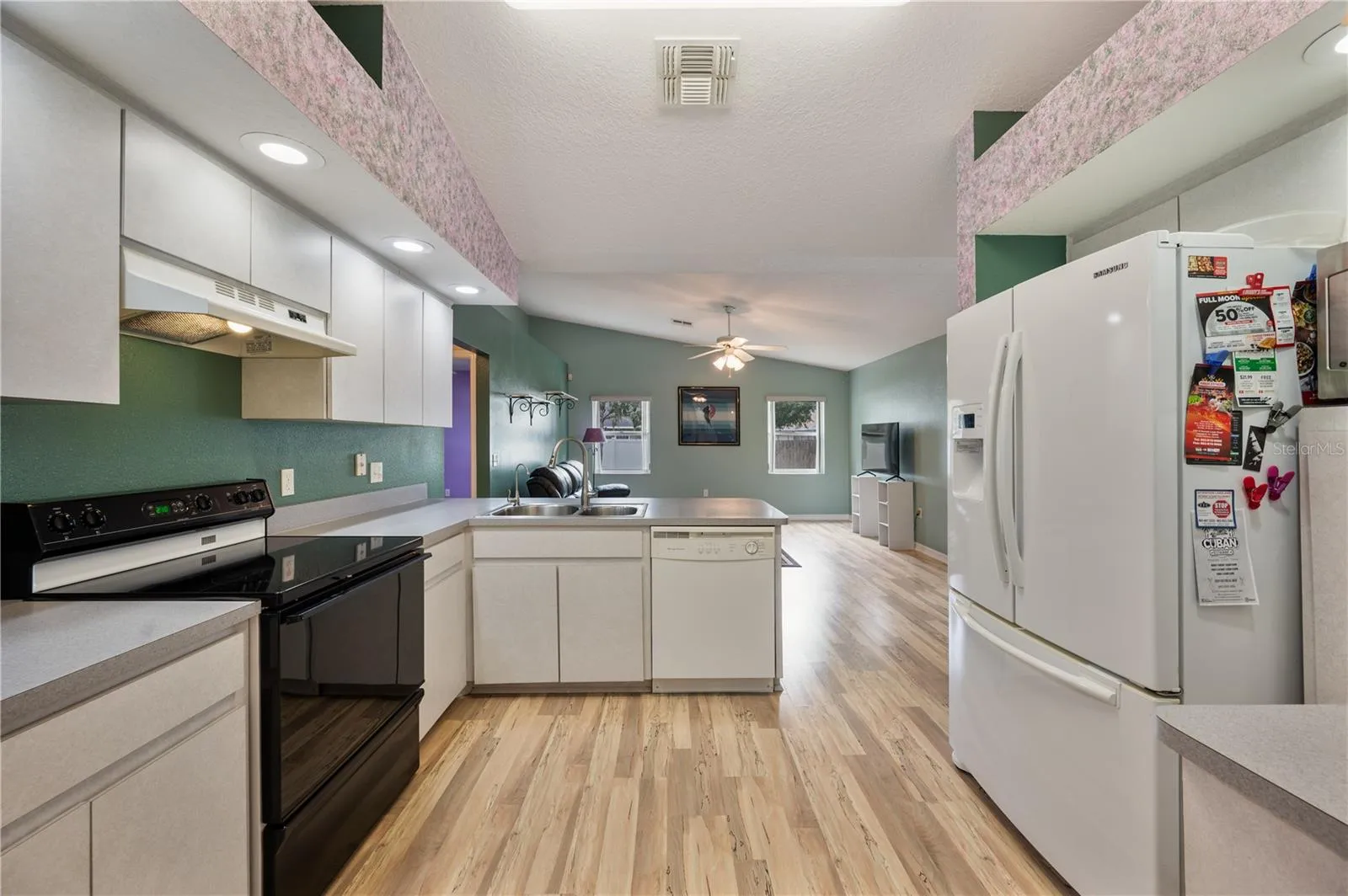 Thoughtgully cared for and maintained Kitchen