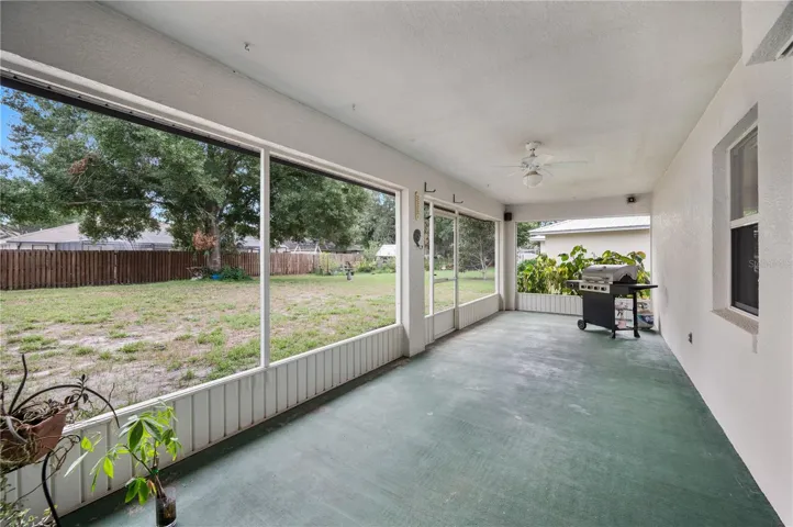 Large screened lanai with plenty of space to stretch out!