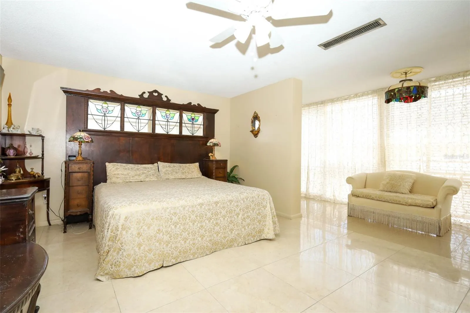 Abundance of natural light