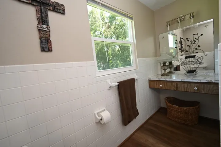 INCLUDES MAKEUP COUNTER WALKIN SHOWER - NO TUB