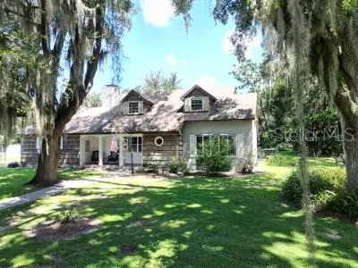 THIS COULD BE YOUR CAPE COD HOME IN FLORIDA