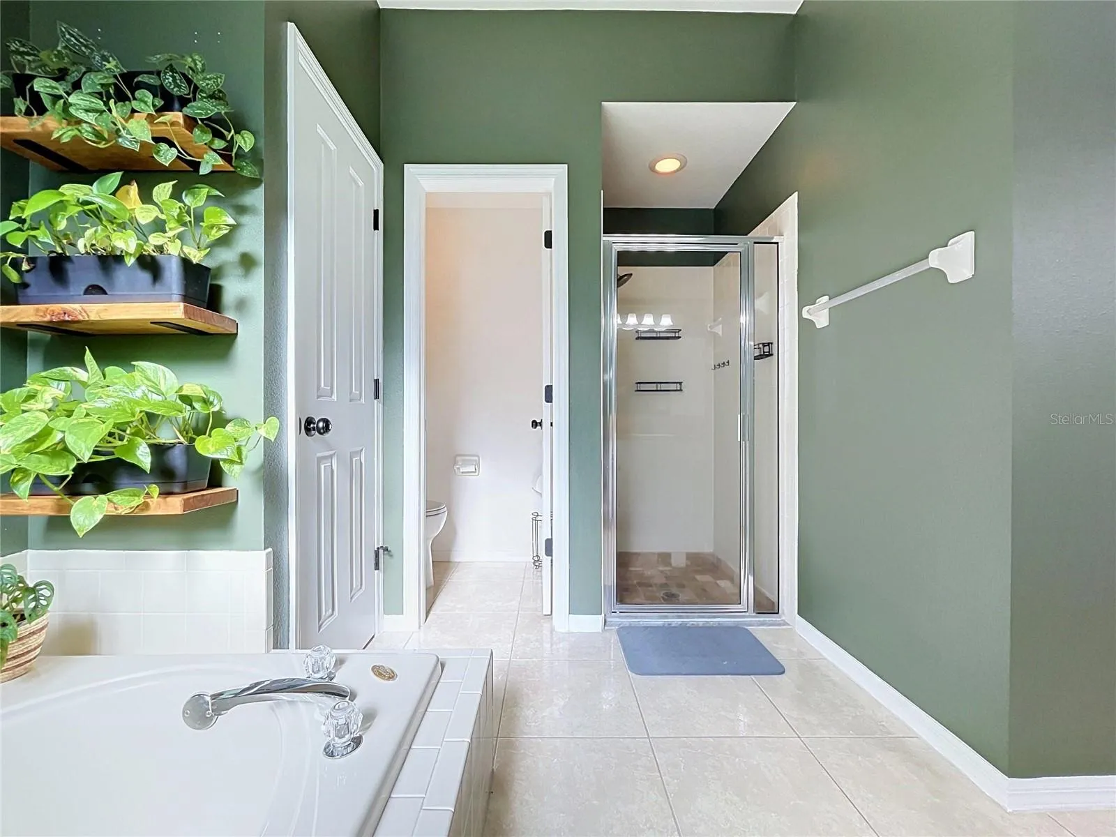 En-Suite Primary Bathroom