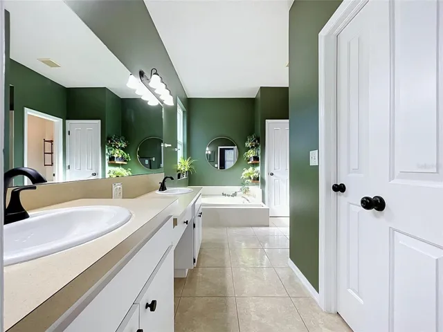 En-Suite Primary Bathroom