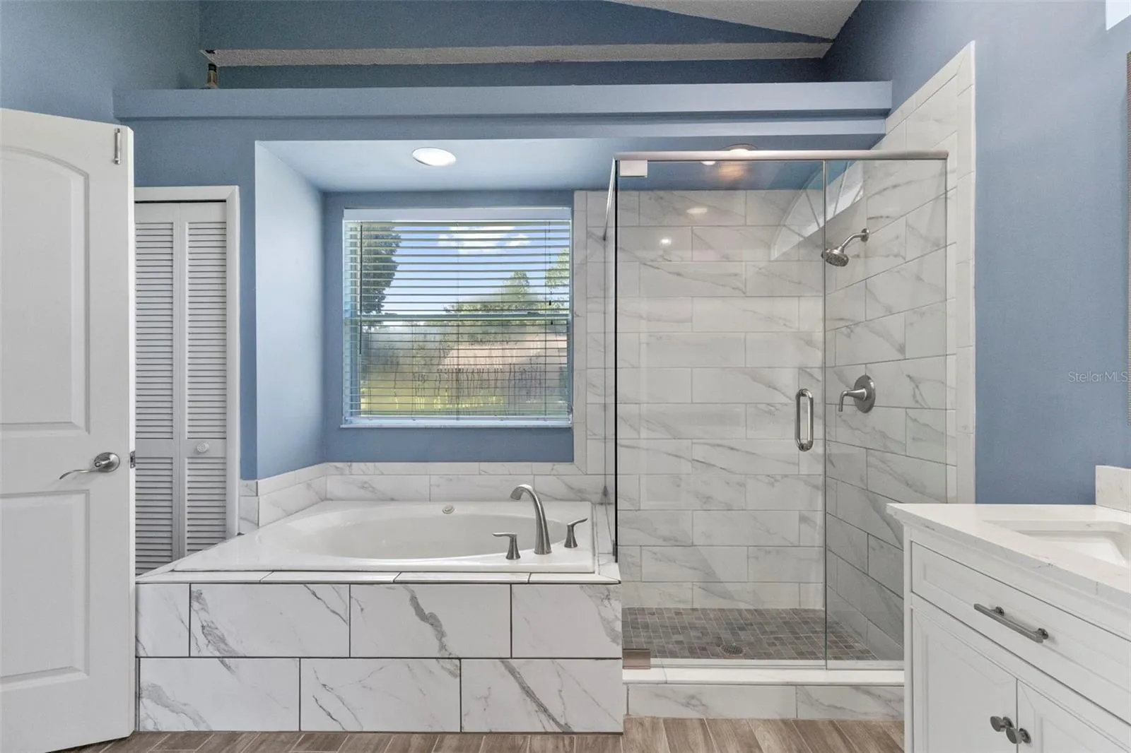 Ensuite primary bathroom