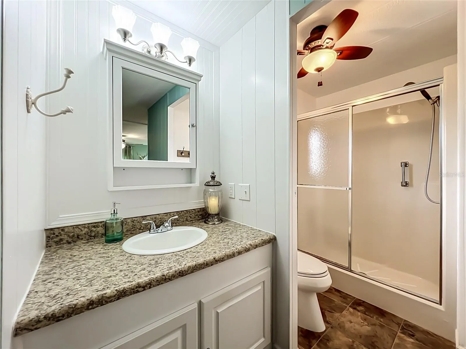 Primary En Suite Bathroom