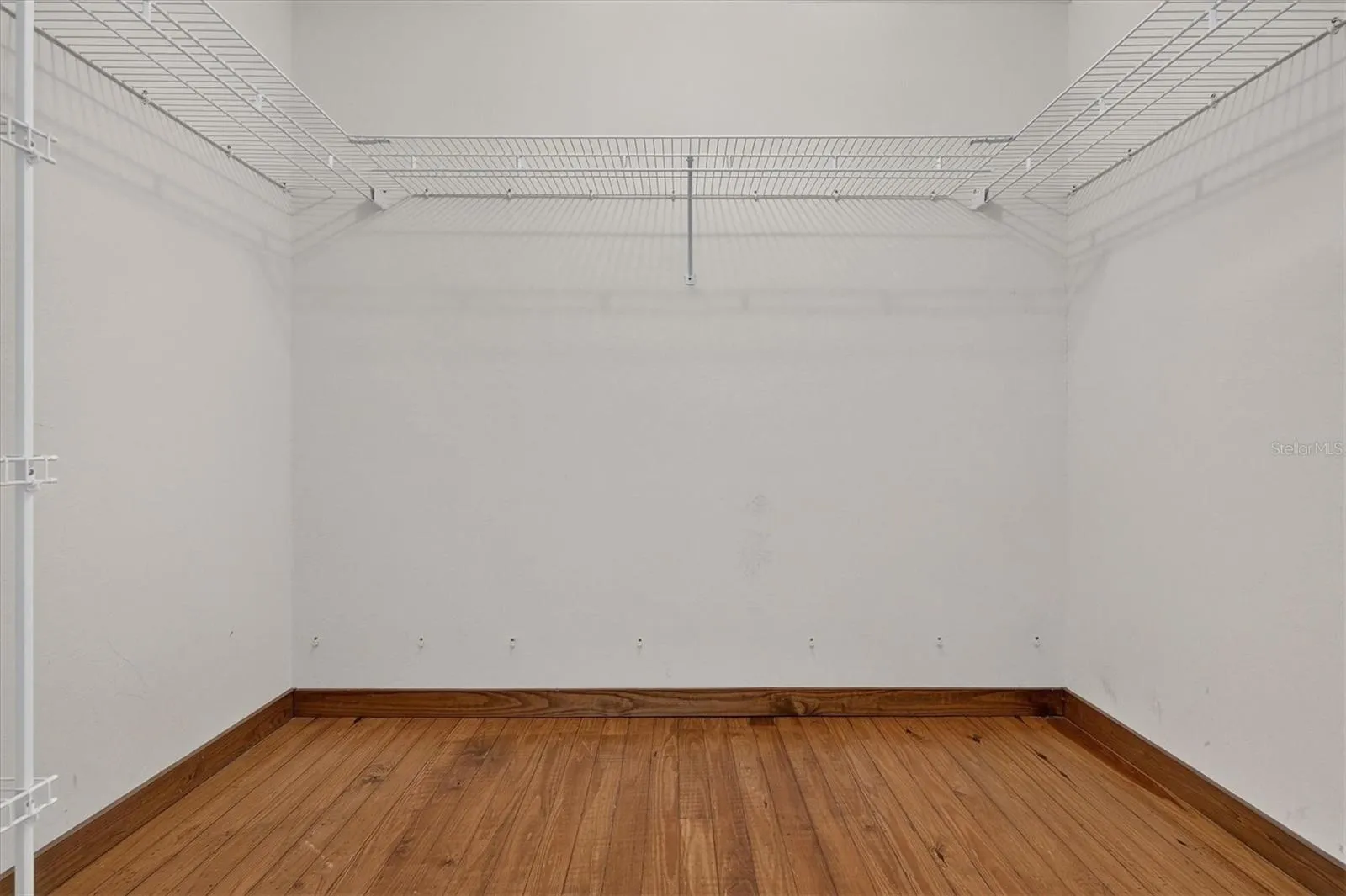 6x9 His Walk in Closet