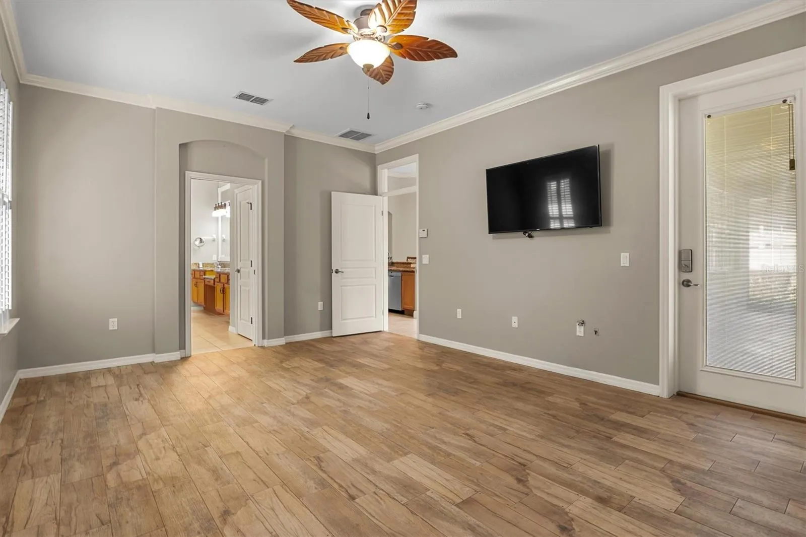 8281 Lake James Dr, Lakeland, Florida 33810 — photo 4