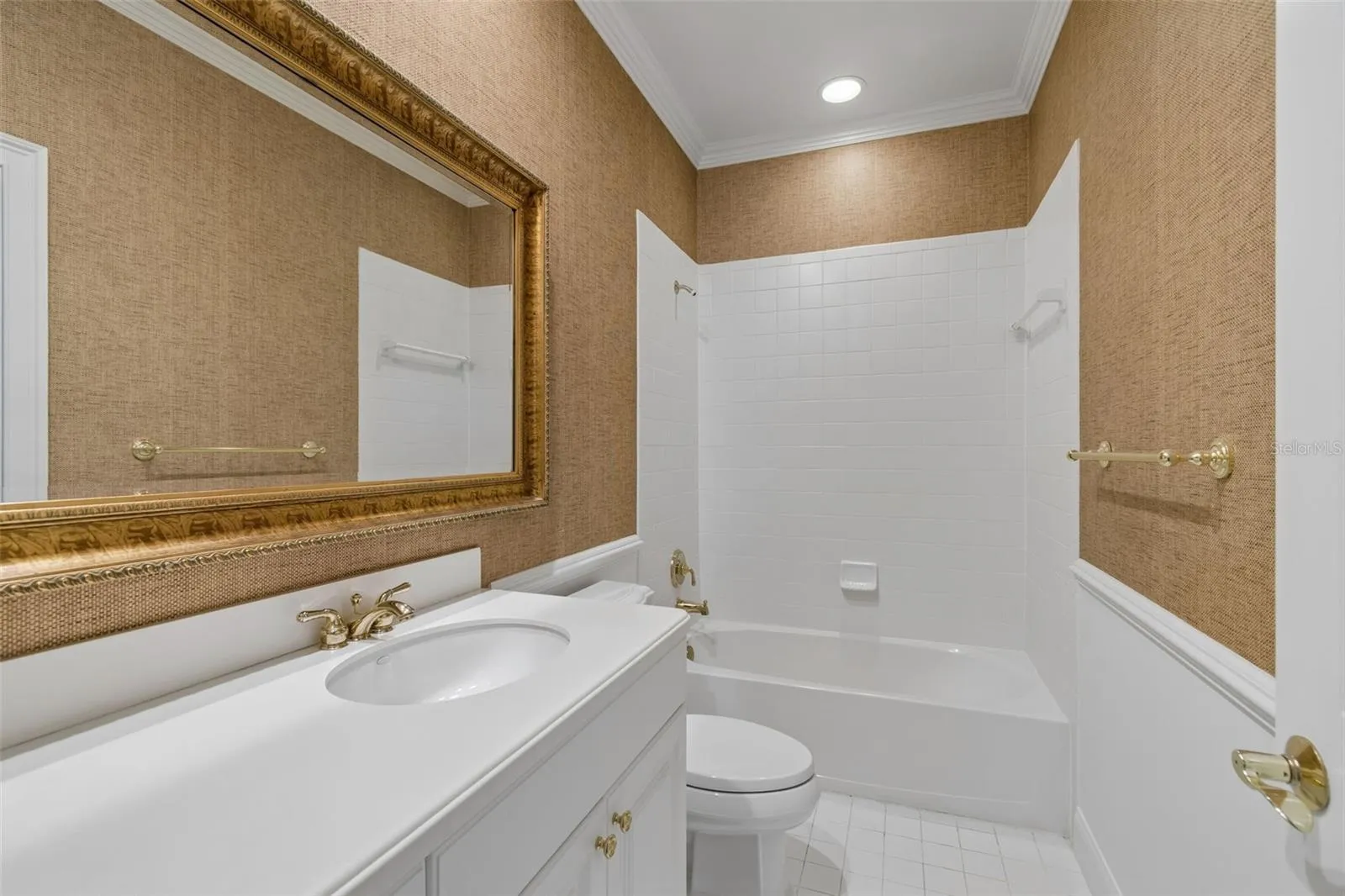 Hall Bath Upstairs-Attached to 2nd bedroom