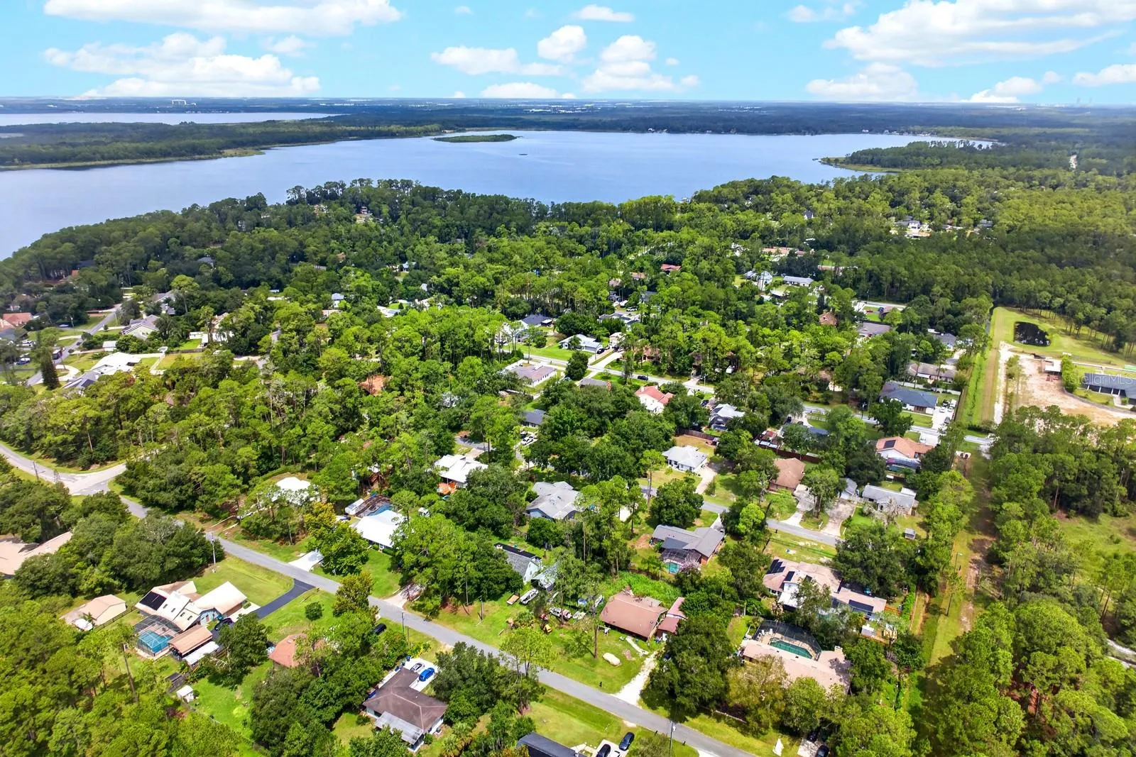 The surrounding LAKE MARY JANE area is known for its tranquil, COUNTRY-LIKE FEEL while still providing CONVENIENT ACCESS to Lake Nona, Medical City, Orlando International Airport, shopping and dining.