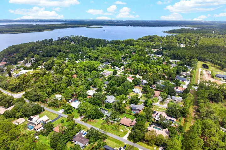 The surrounding LAKE MARY JANE area is known for its tranquil, COUNTRY-LIKE FEEL while still providing CONVENIENT ACCESS to Lake Nona, Medical City, Orlando International Airport, shopping and dining.