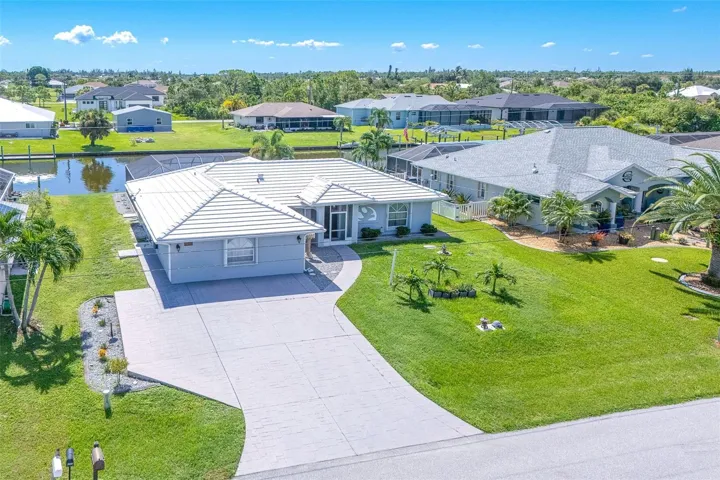 Beautiful waterfront home!