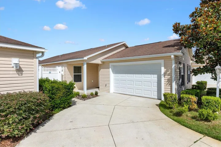 2192 Shanewood Ct in The Villages, FL