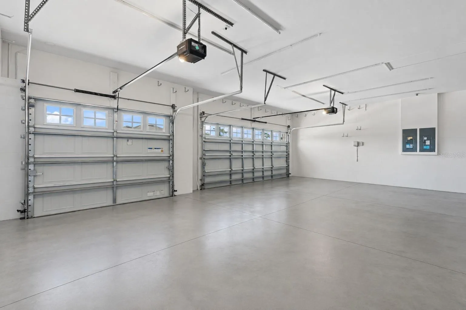 Immacutlate 3-car garage.